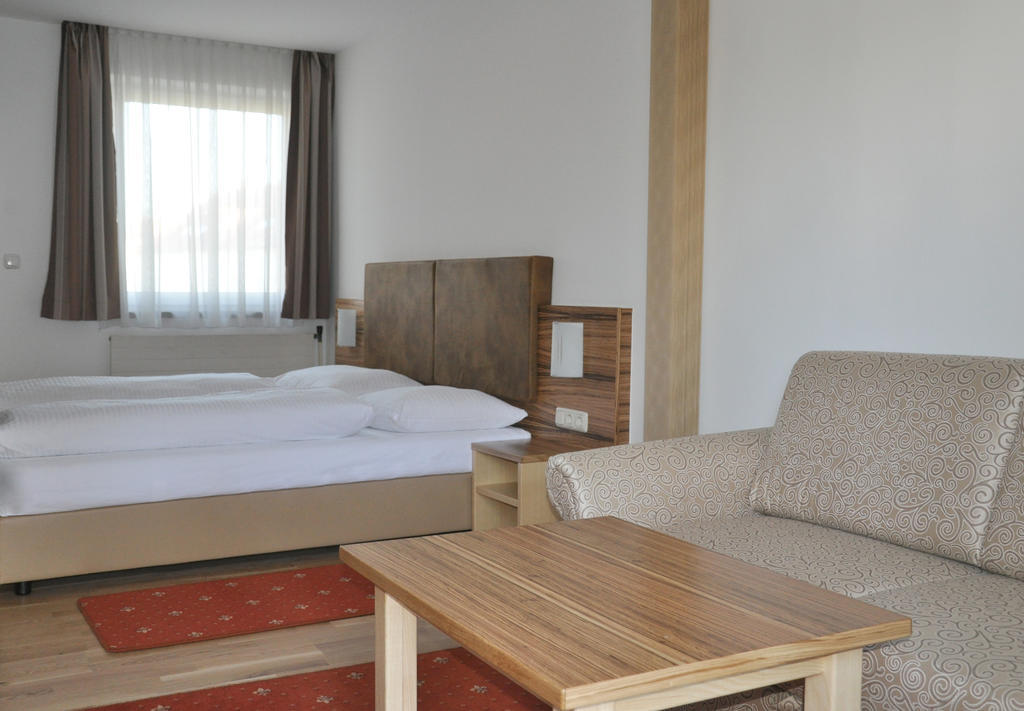 Hotel Almtalerhof Traun Cameră foto