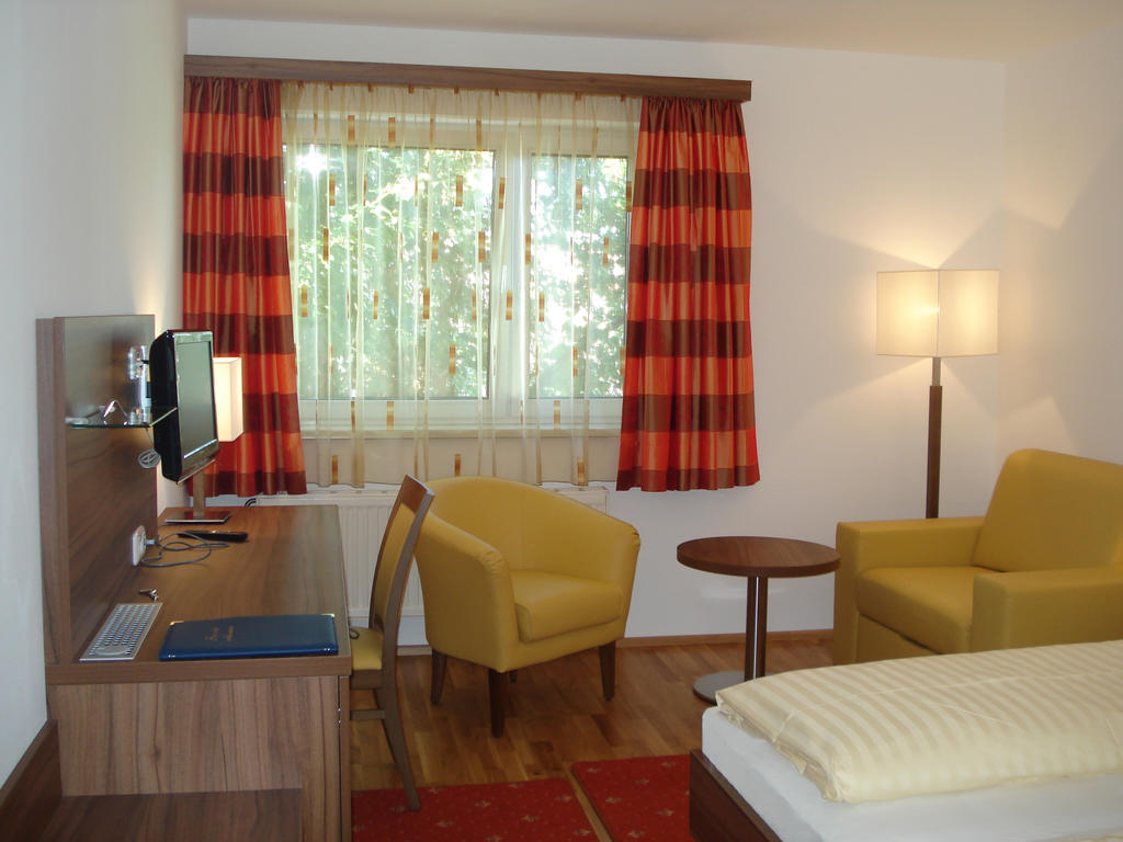 Hotel Almtalerhof Traun Cameră foto